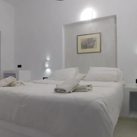 Maximilian Caldera Suites
